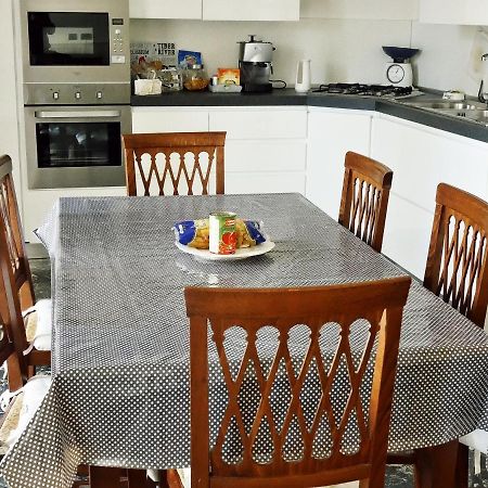 La Casetta Di Nonna Pina - Appartamento Con Cucina In Pieno Centro Торе Анунциата Екстериор снимка